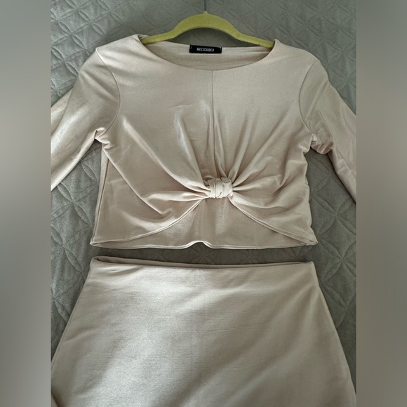Misguided 2 Piece Outfits Set Long Sleeve Crop Top Midi Skirt Sz 4 Color Beige - Picture 2 of 10